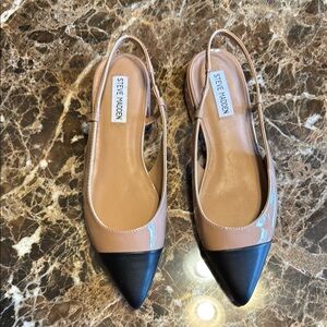 NEW Steve Madden Black and Tan Women's Flats